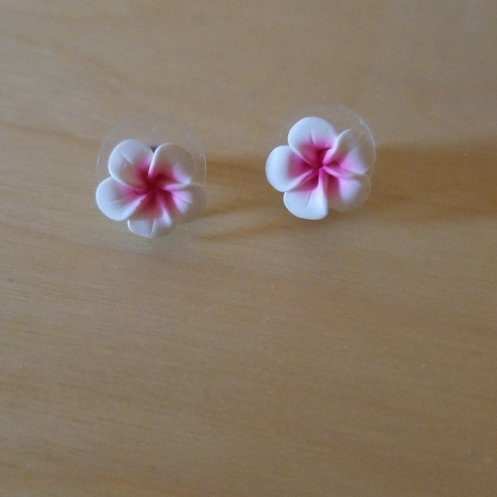 Pink Plumeria Earrings!